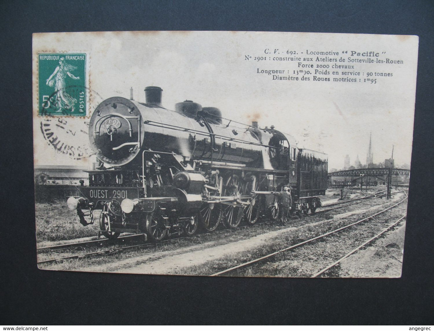 CPA Gare  :  Sotteville-Les-Rouen  -  Locomotive " Pacific "   La Gare