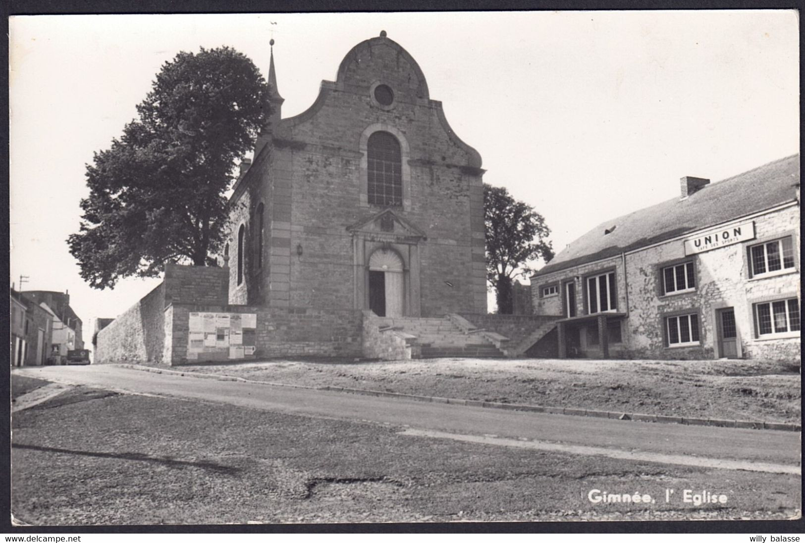 +++ CPA - GIMNEE - Doische - L'Eglise - Café des Sports  //