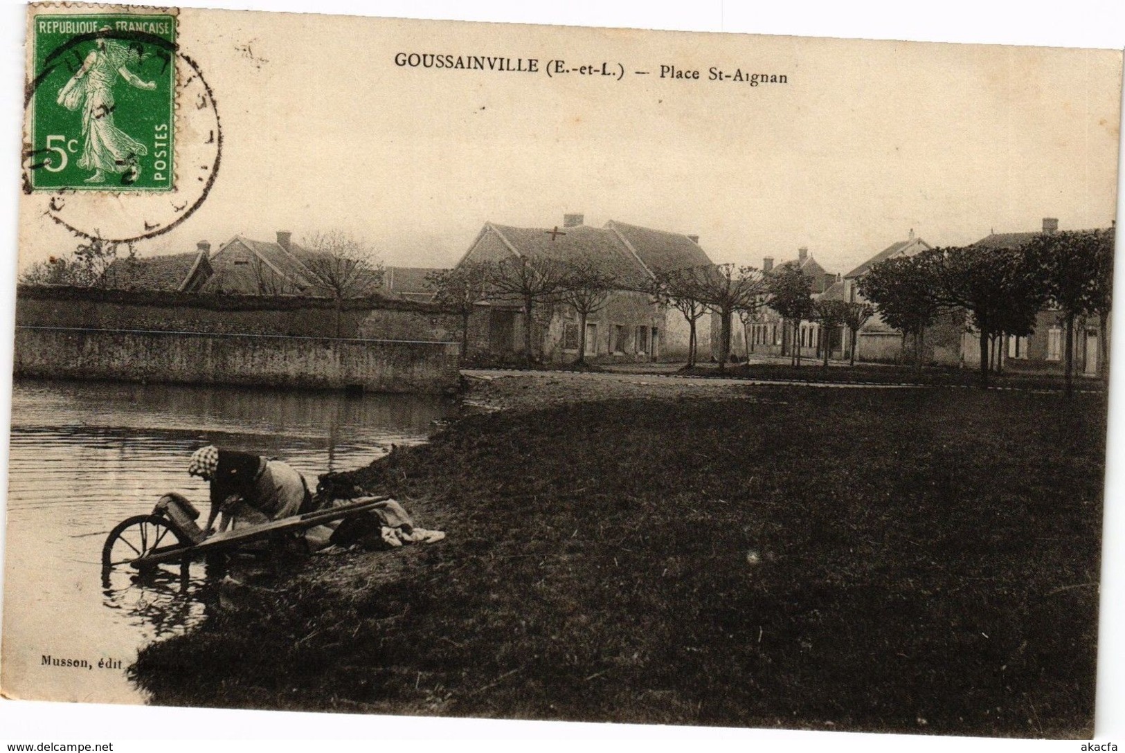 CPA GOUSSAINVILLE-Place St-Aignan (184617)