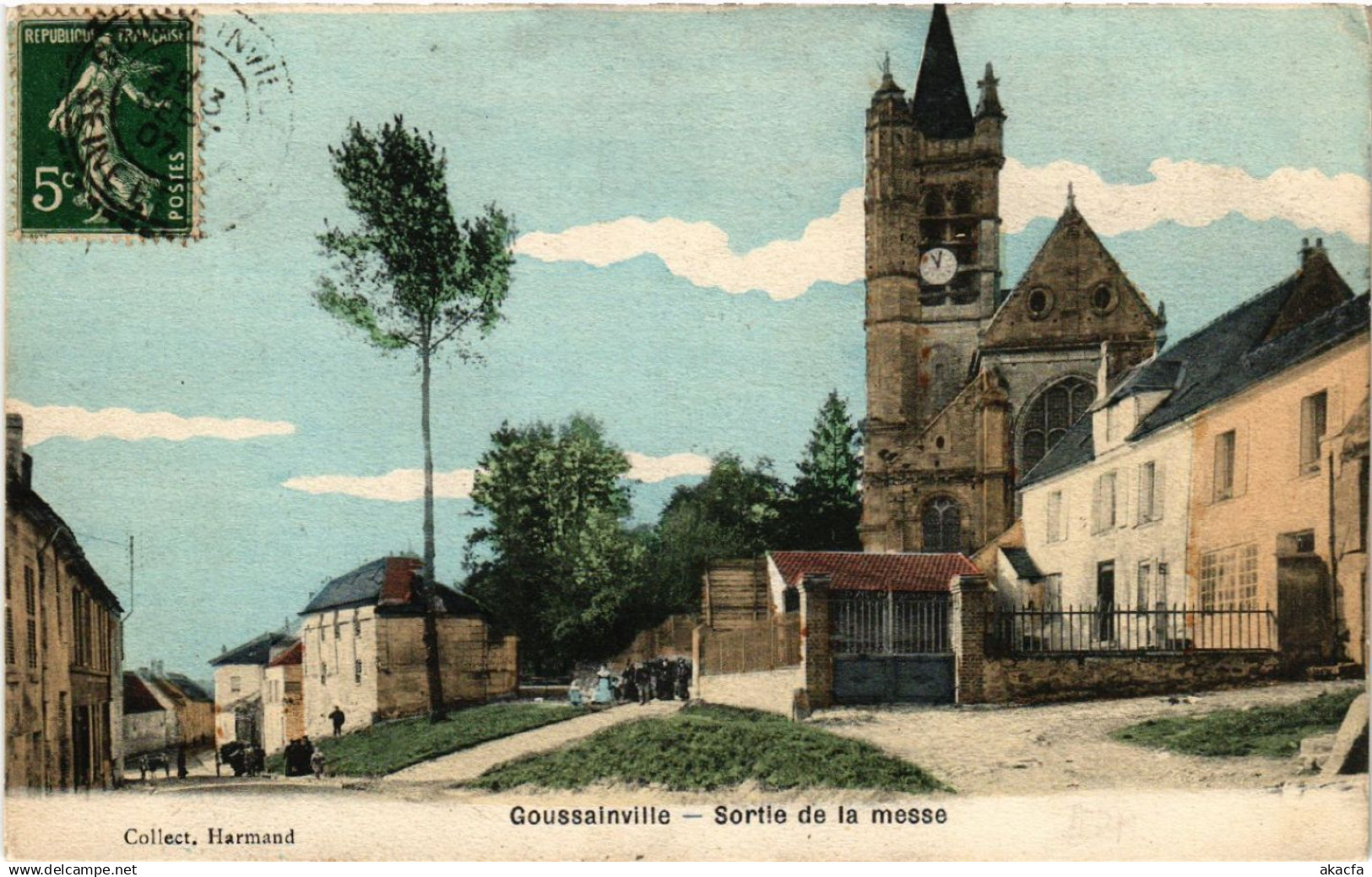 CPA GOUSSAINVILLE - Sortie de la messe (519459)