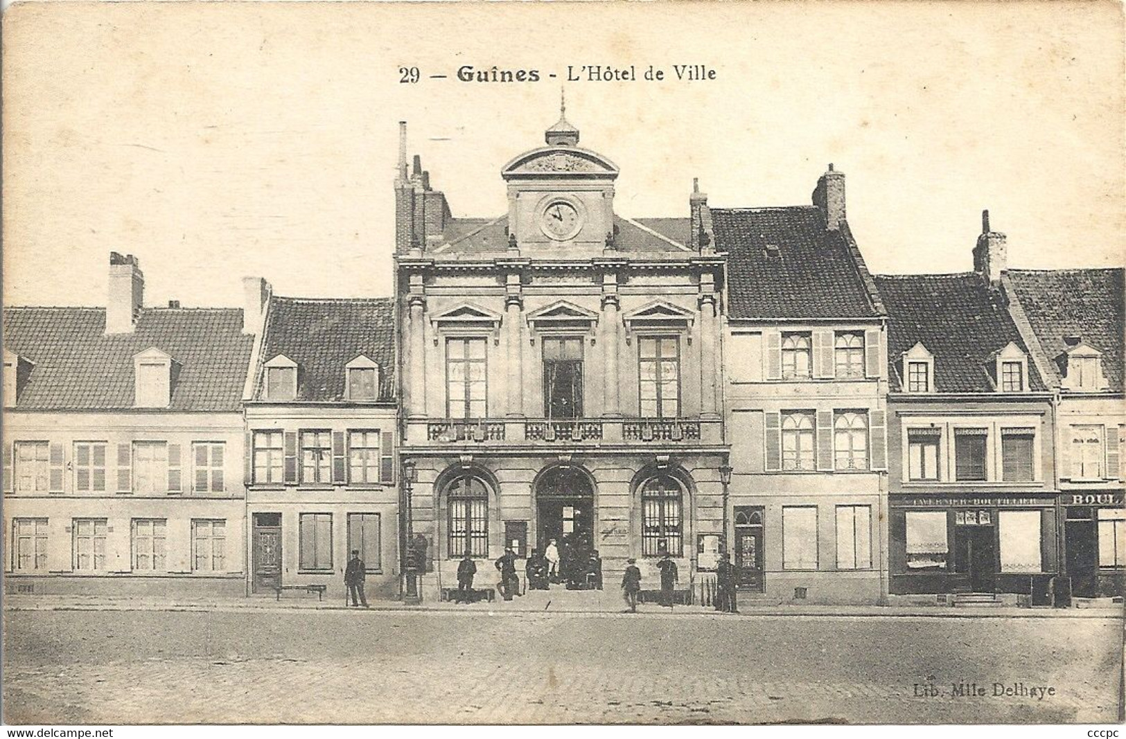 CPA Guines l'Hôtel de Ville