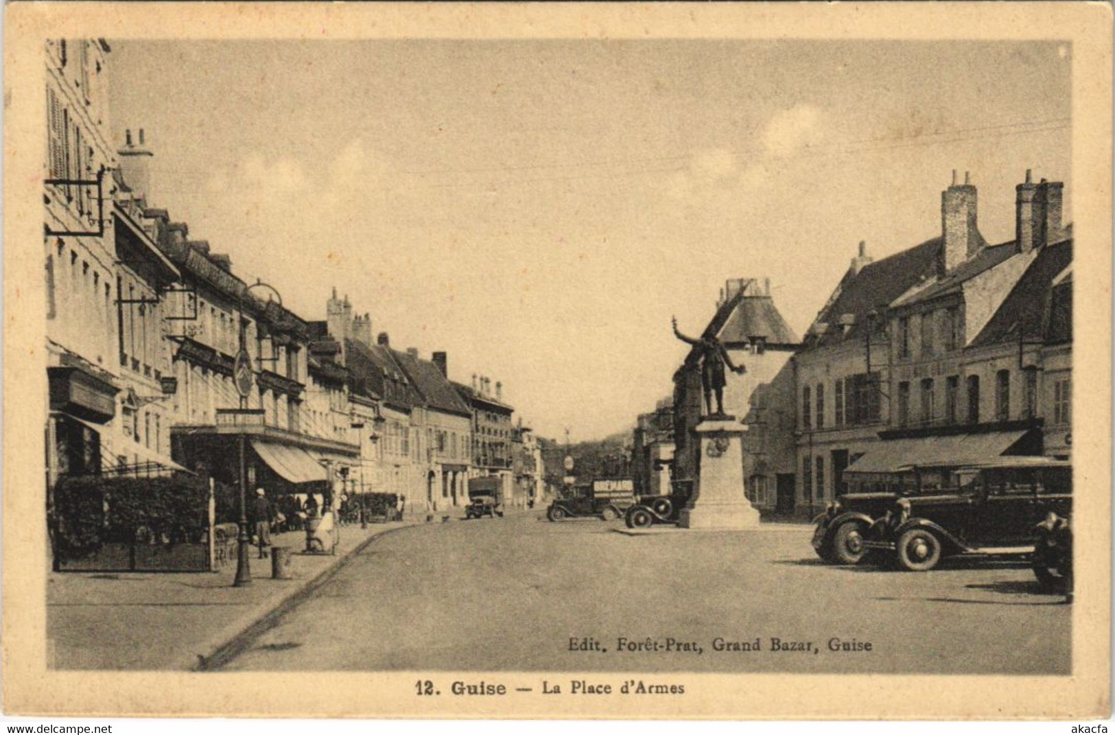 CPA Guise La Place d'Armes FRANCE (1051923)