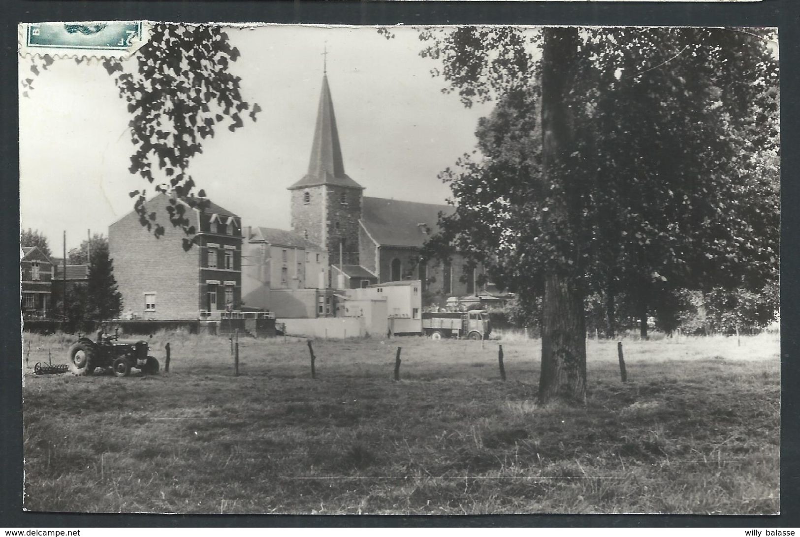 +++ CPA - HERMALLE SOUS ARGENTEAU - Oupeye - L'Eglise paroissiale vue du Gravier  //