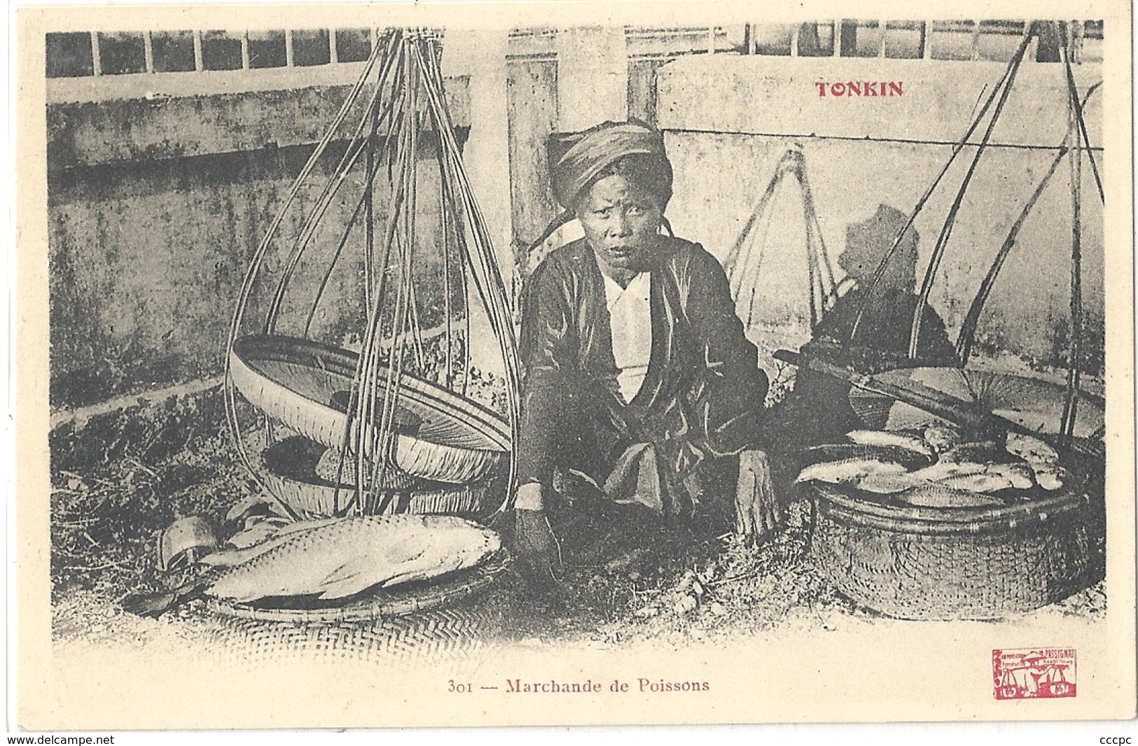 CPA Indochine Marchande de Poissons