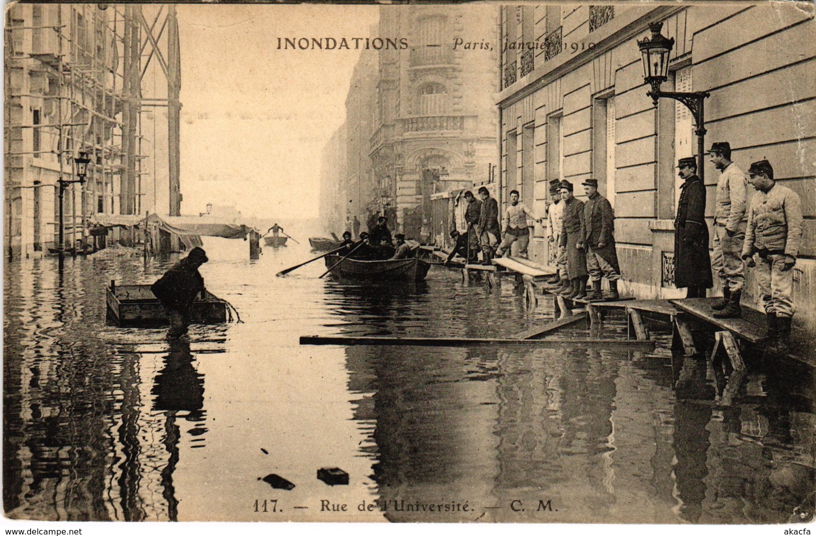 CPA Inondations PARIS 1910 Rue de l'Université (972102)