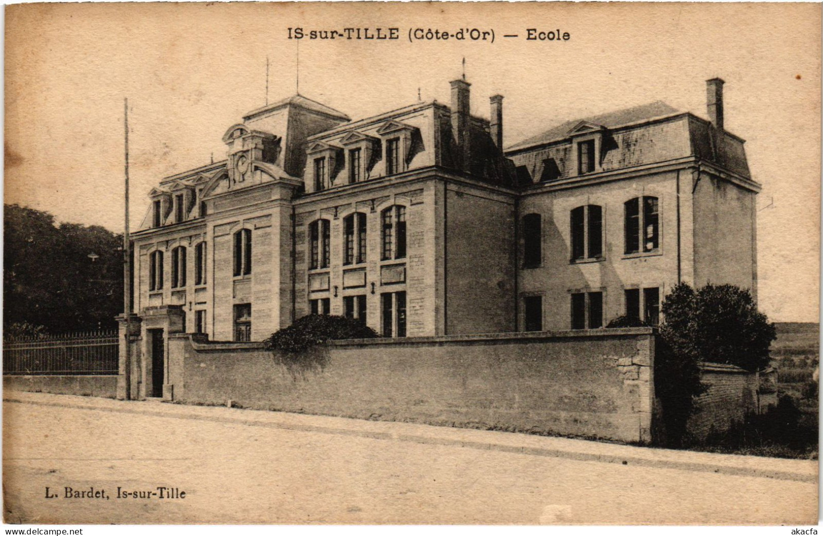 CPA Is-Sur-Tille Ecole FRANCE (1375525)