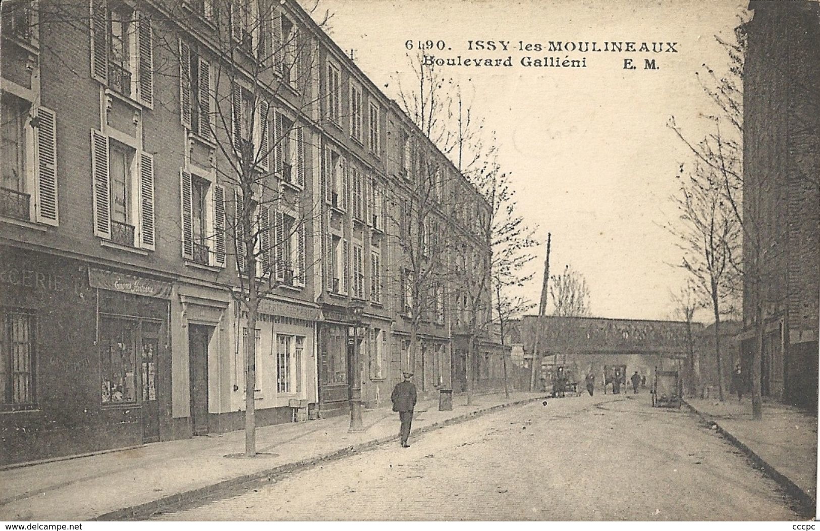 CPA Issy-les-Moulineaux Boulevard Gallièni