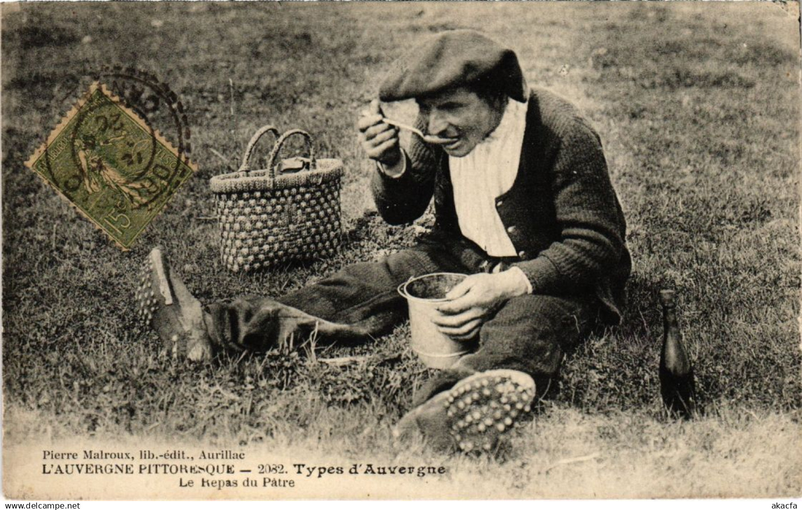 CPA L' Auvergne Pittoresque Types d'Auvergne FRANCE (1302305)