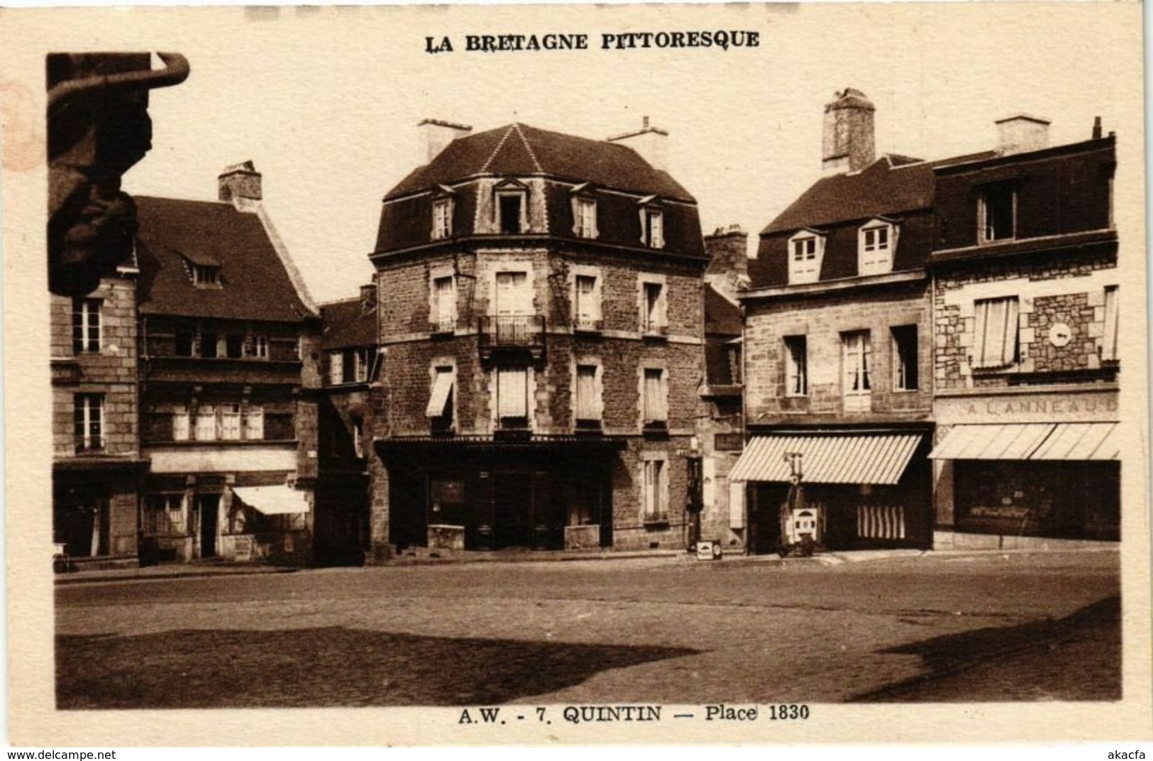 CPA La Bretagne Pittoresque - QUINTIN - Place 1830 (243217)