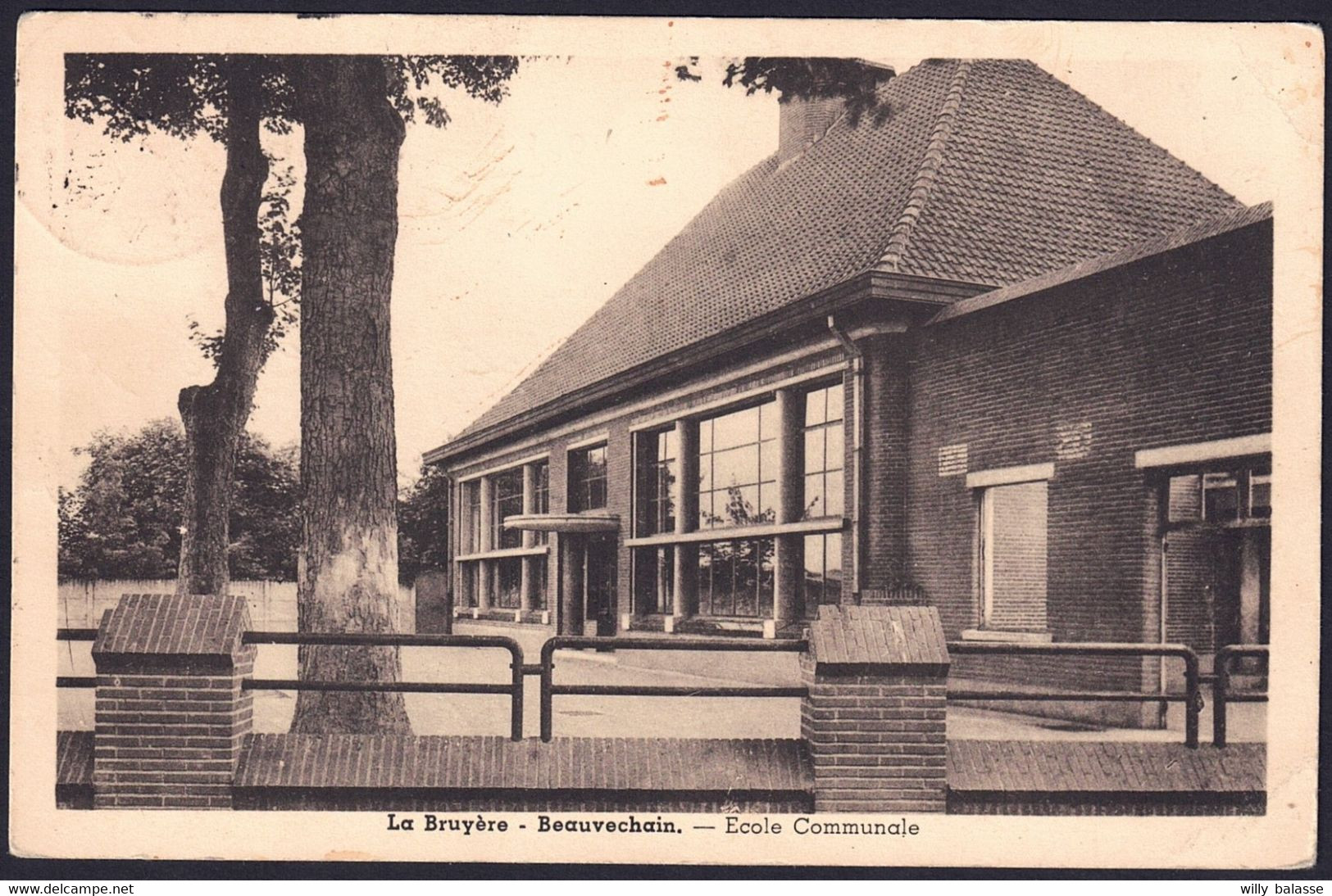 +++ CPA - LA BRUYERE - BEAUVECHAIN - Ecole Communale   //