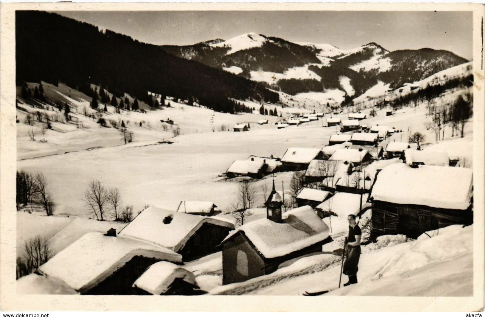 CPA La CLUSAZ - Vallée et Village des Conflins (248493)