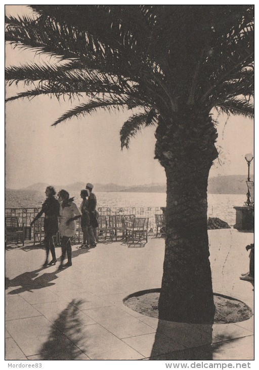 CPA LA COTE D AZUR  1002  JUAN LES PINS - LA PROMENADE 1942