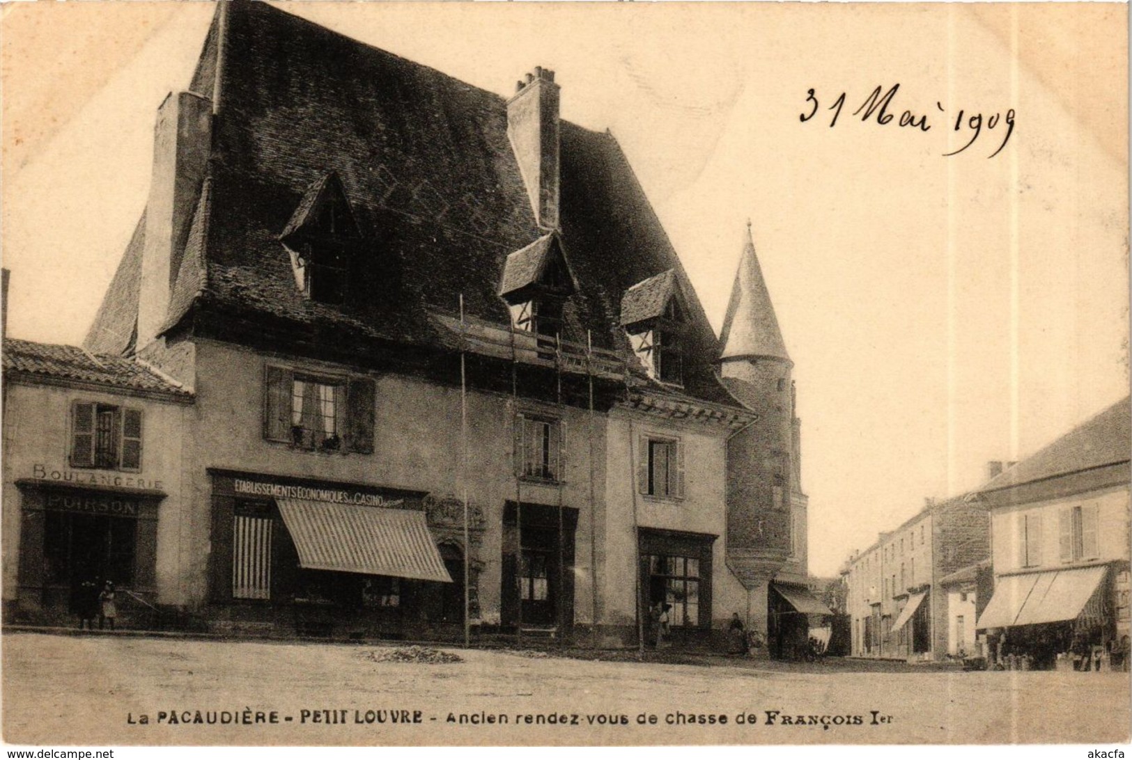 CPA La Pacaudiere - Petit Louvre FRANCE (916207)