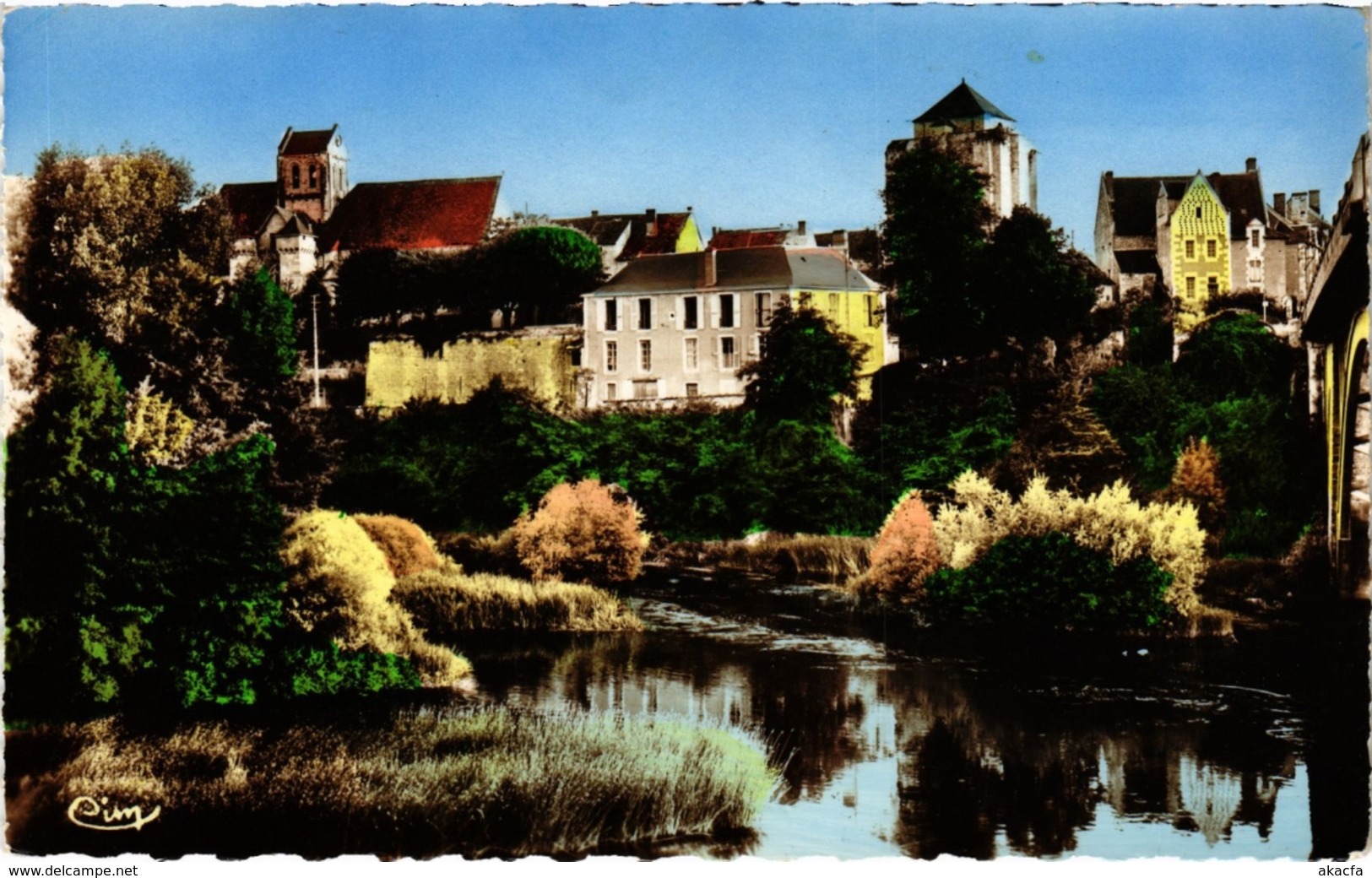 CPA La Roche-Posay-les-Bains - L'Eglise fortifiée (111571)