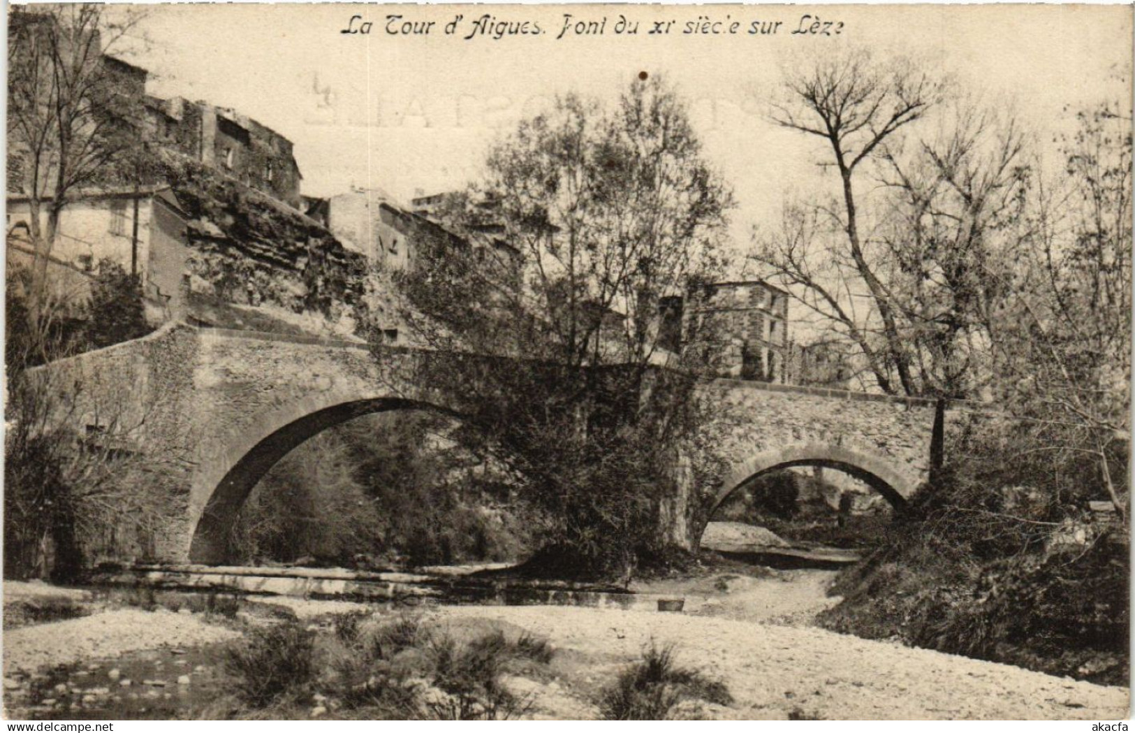 CPA La TOUR-d'AIGUES - Pont du XI siecle sur Leze (477374)