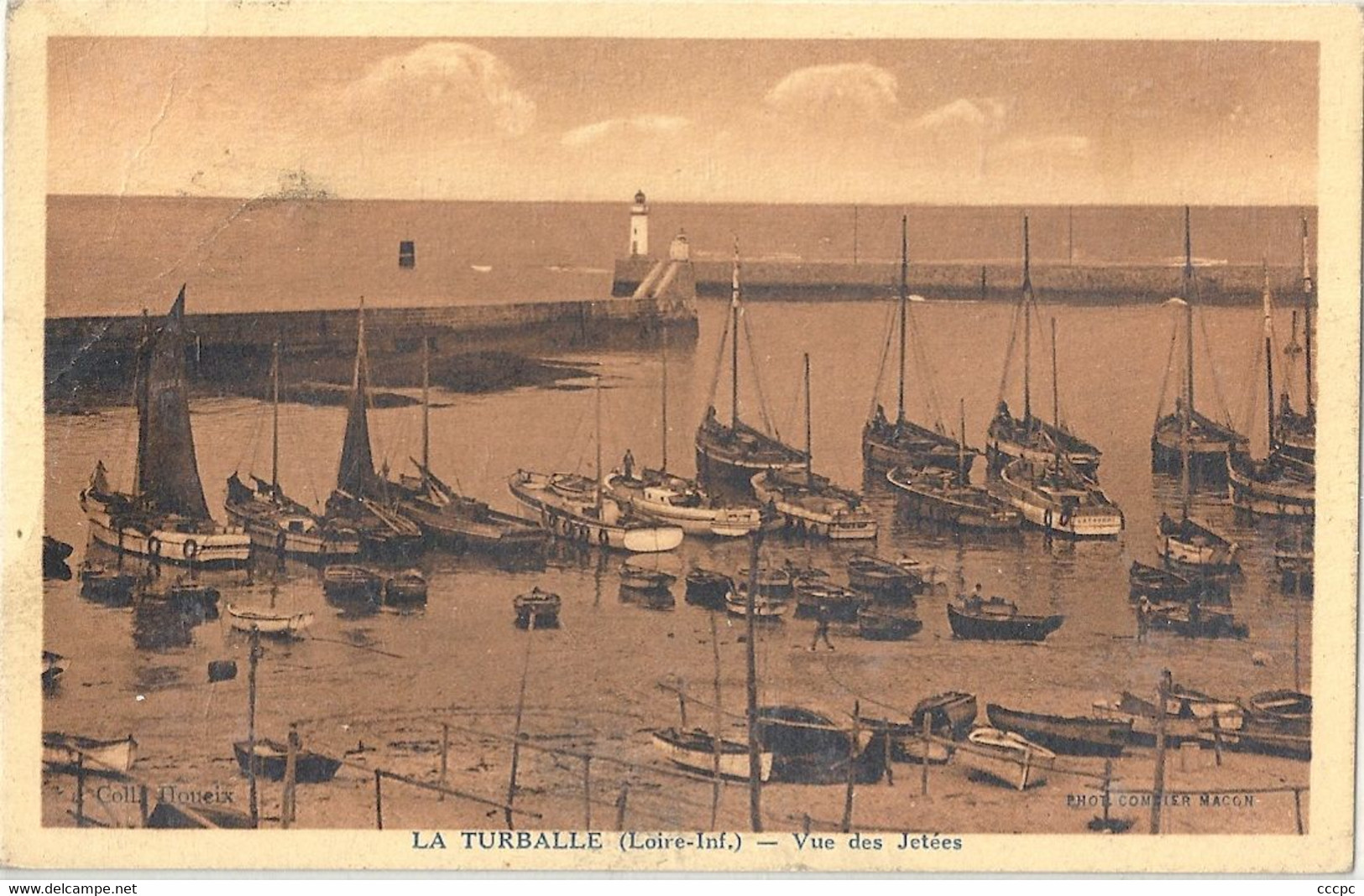 CPA La Turballe Vue des Jetées