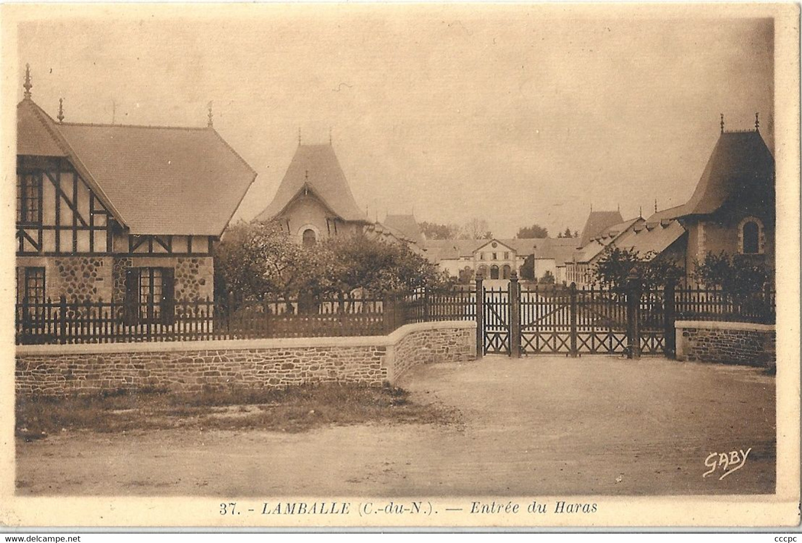 CPA Lamballe Entrée du Haras