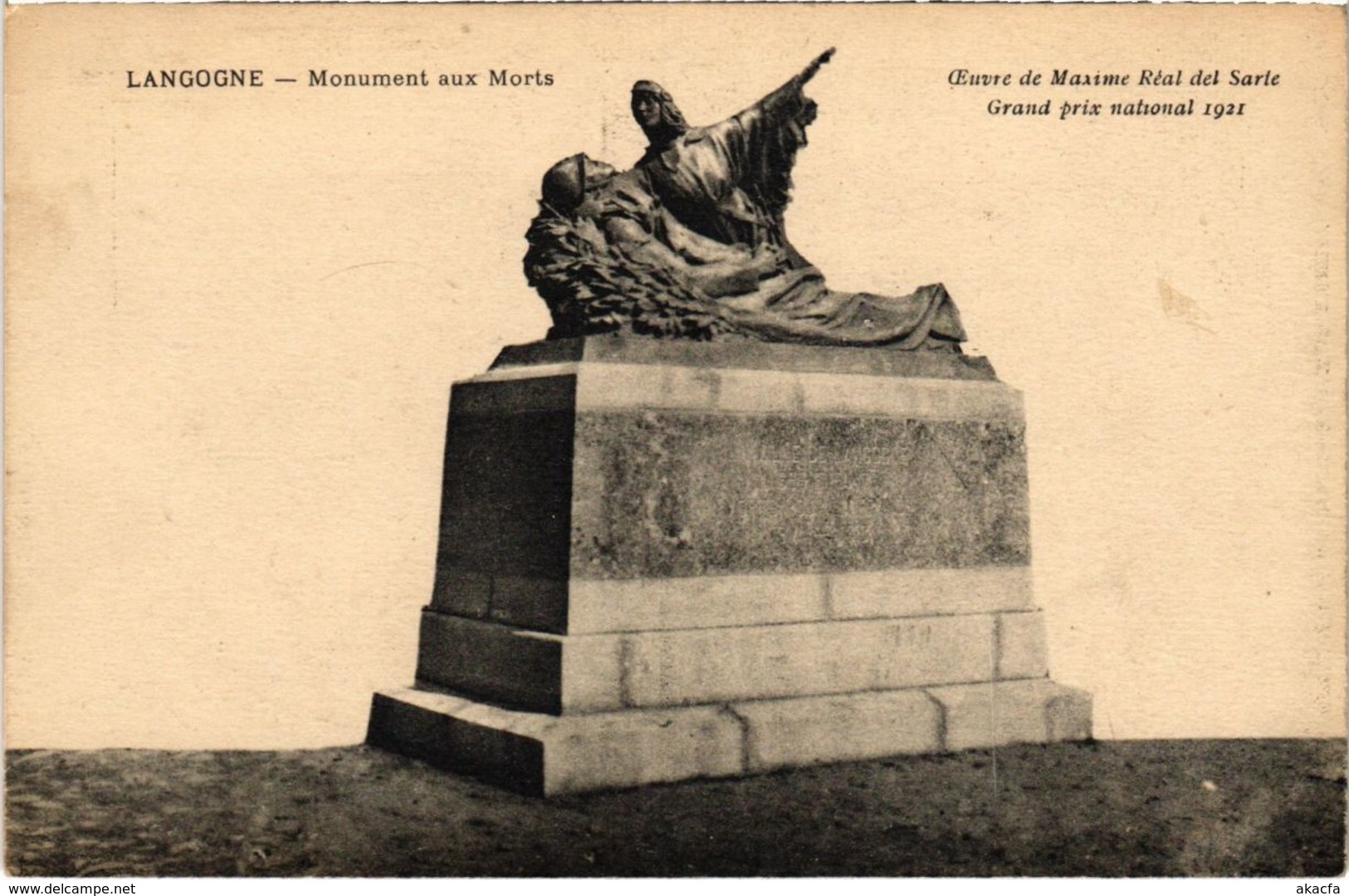 CPA LANGOGNE - Monument aux Morts (108085)