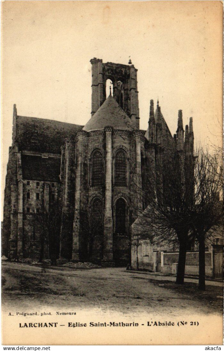 CPA LARCHANT Eglise St-Mathurin (1329775)