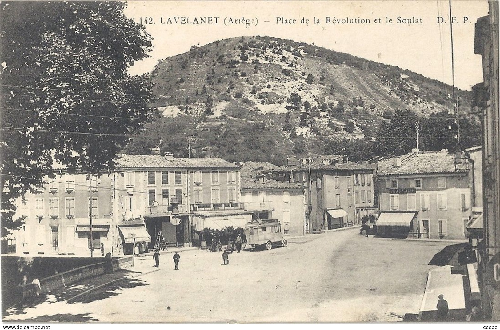 CPA Lavelanet Place de la Révolution et le Soulat