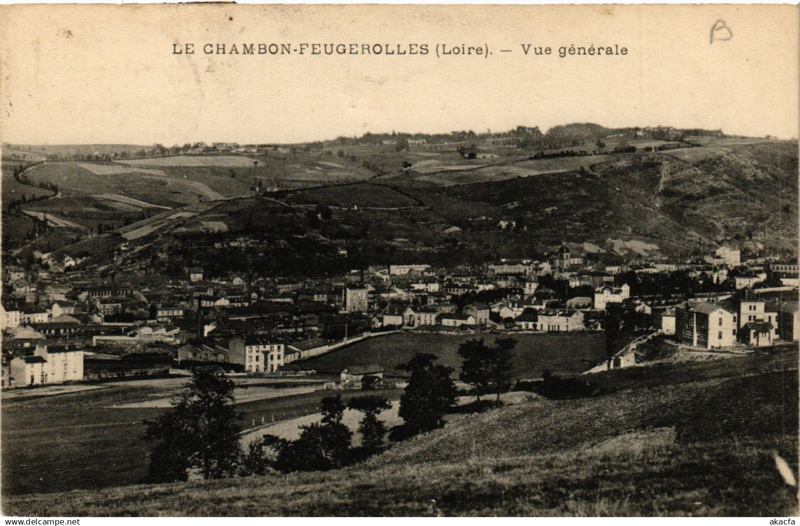 CPA Le CHAMBON-FEUGEROLLES - Vue générale (359909)