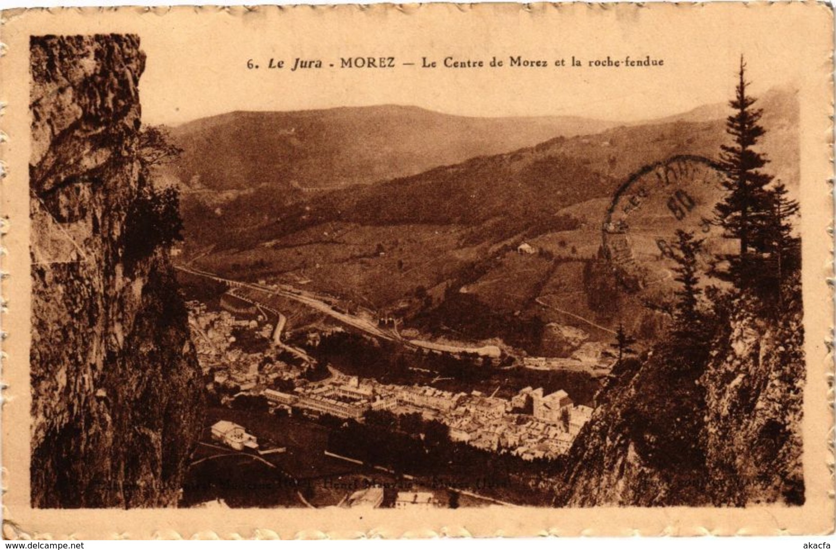 CPA Le Jura-MOREZ-Le Centre de MOREZ et la roche-fendue (263758)