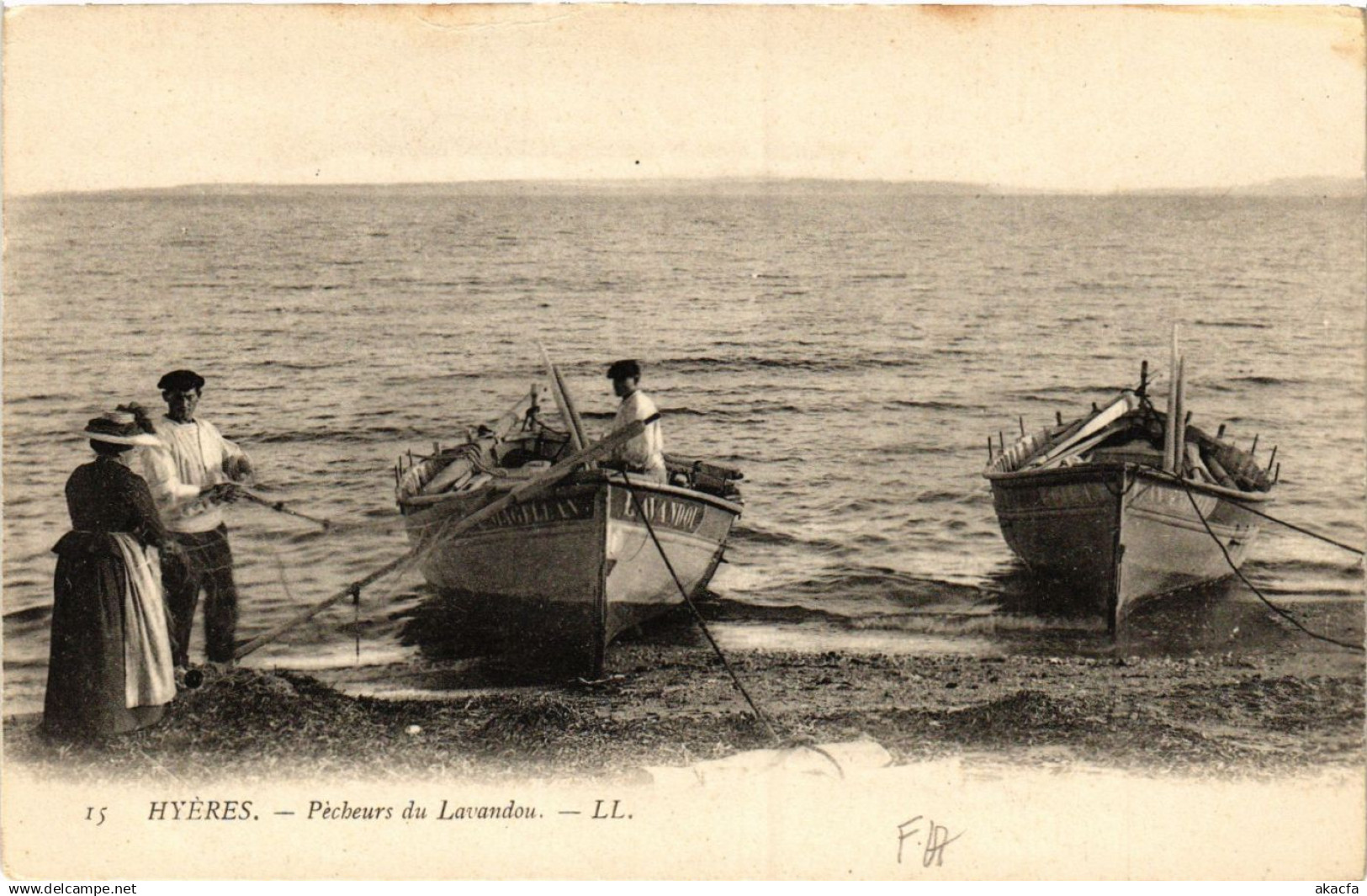 CPA Le LAVANDOU - Pecheurs du LAVANDOU (635273)