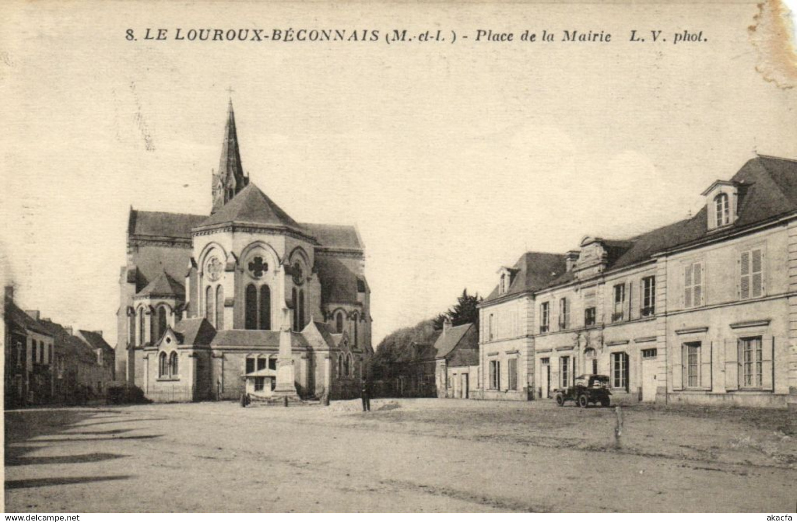 CPA Le Louroux-Beconnais Place de la Mairie (171509)