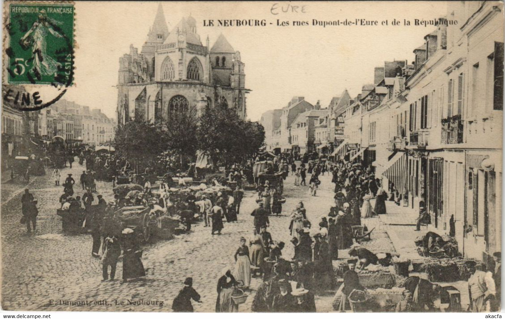 CPA Le NEUBOURG-Les rues Dupont-de-l'Eure et de la République (43335)