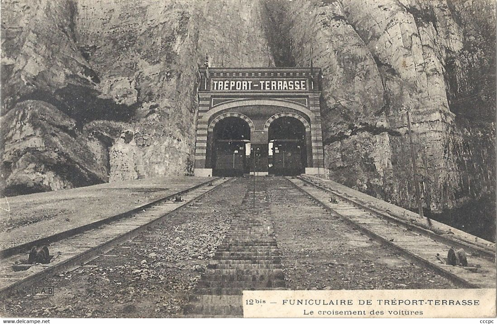 CPA Le Tréport Funiculaire du Tréport-Terrasse Le Croisement des voitures