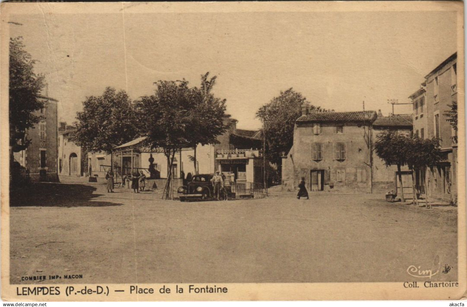 CPA LEMPDES Place de la Fontaine (1255599)