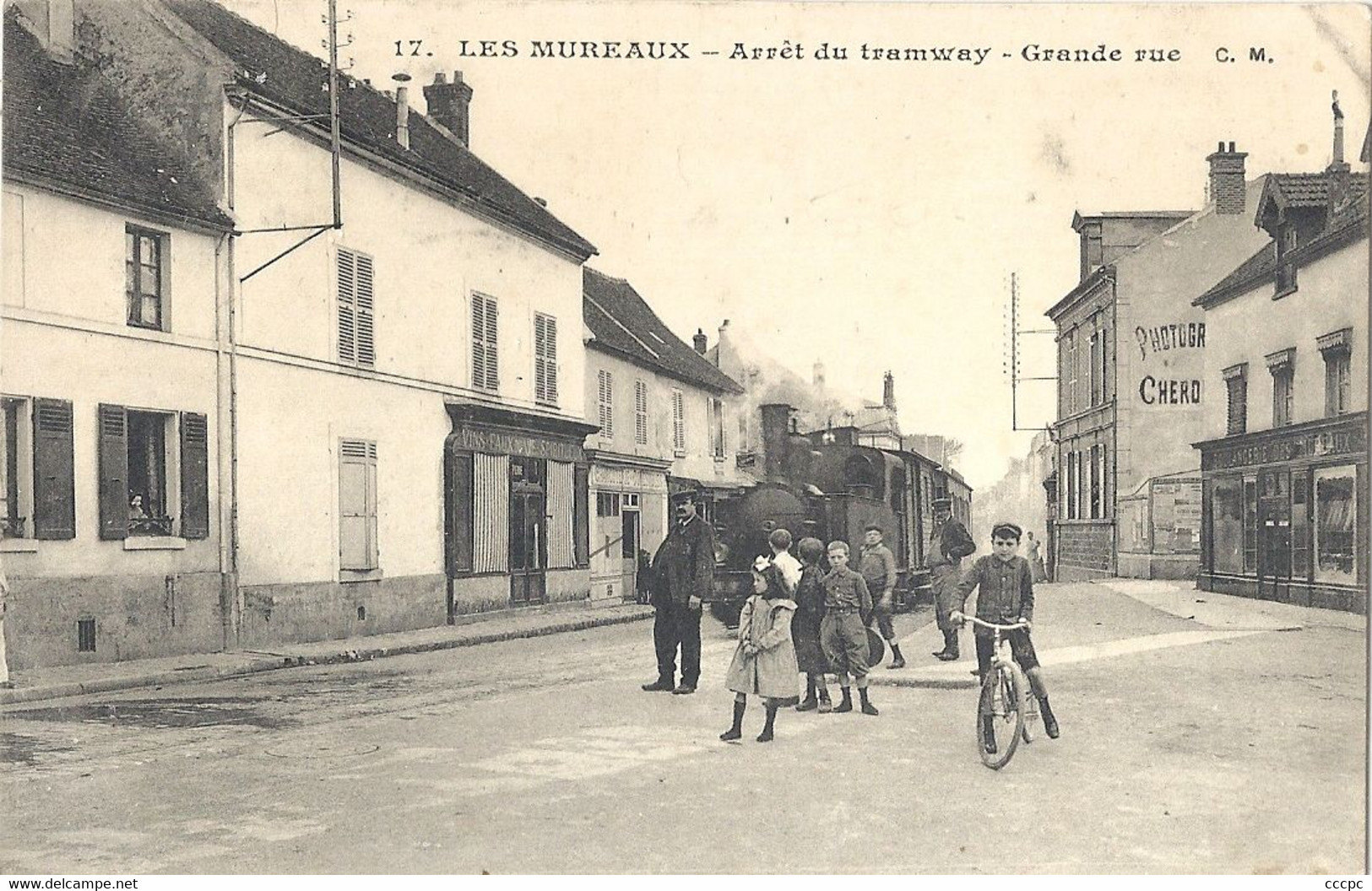 CPA Les Mureaux Arrêt du Tramway Grande Rue