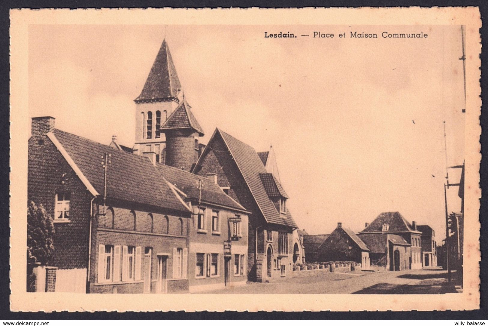 +++ CPA - LESDAIN - Brunehaut - Place et Maison Communale  //