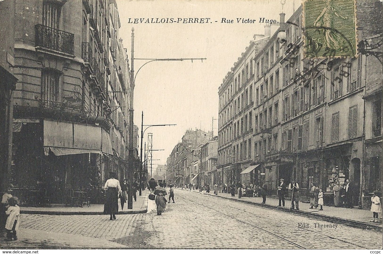 CPA Levallois Perret Rue Victor Hugo