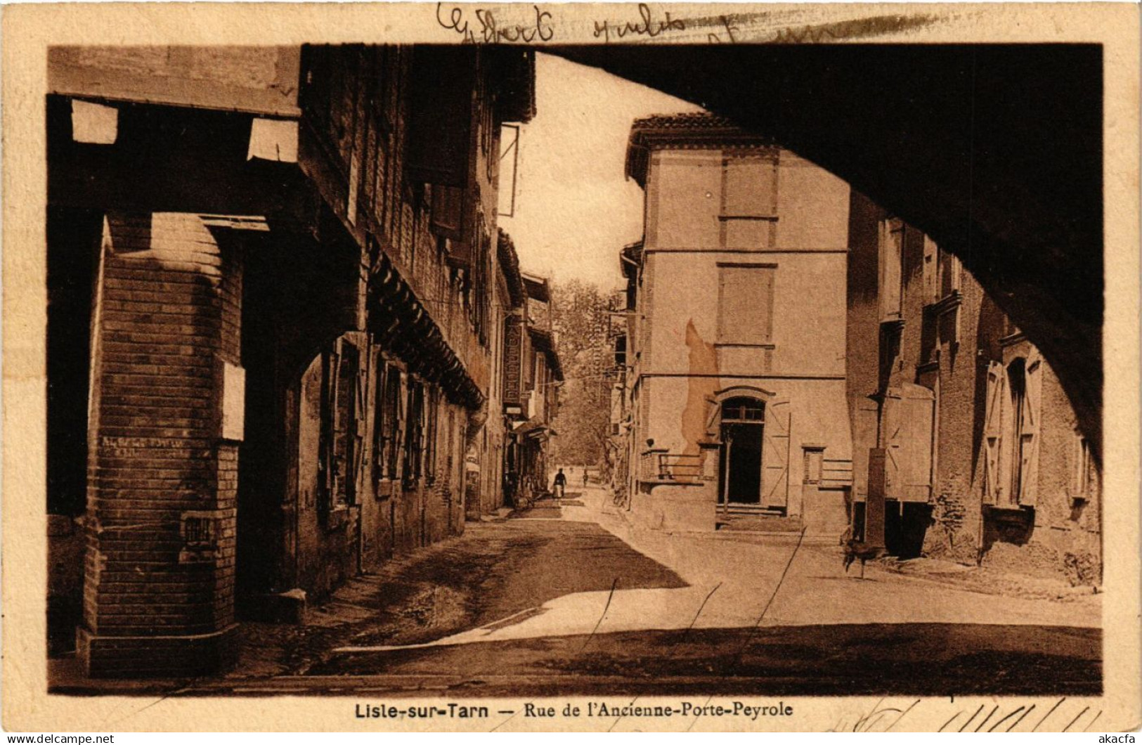 CPA LISLE-sur-Tarn - Rue de l'Ancienne-Porte-Peyrole (255368)