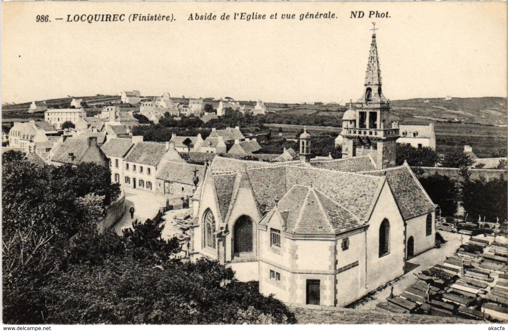 CPA Locquirec - Abside de l'Eglise et Vue Generale (1033331)