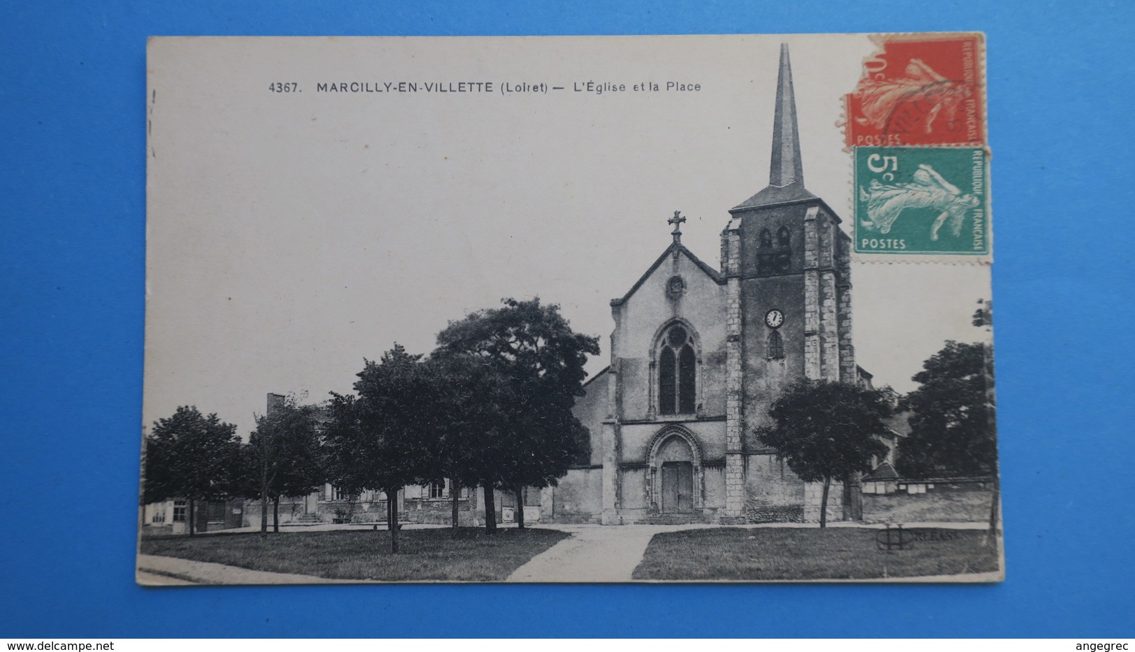 CPA  Loiret Marcilly-en-Vilette Léglise et la Place