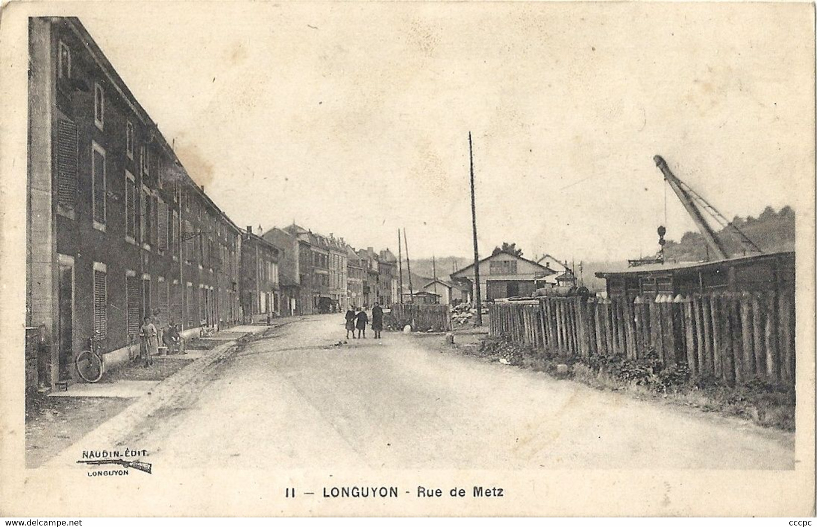 CPA Longuyon Rue de Metz