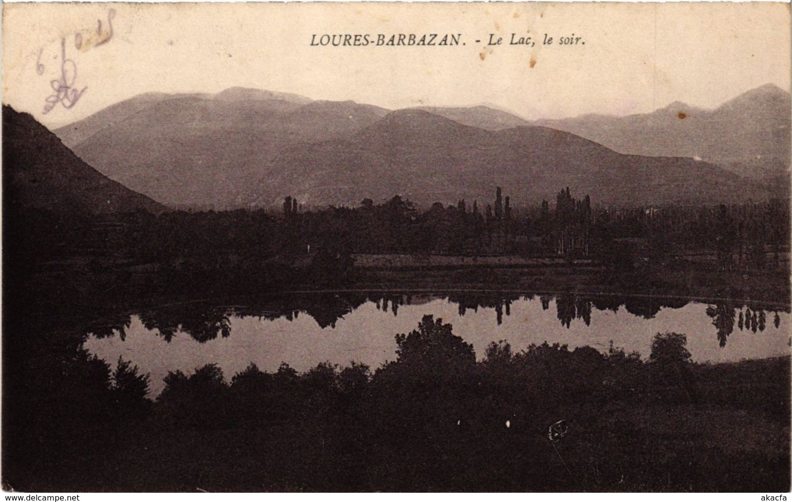 CPA Loures-BARBAZAN - Le Lac le soir (281905)