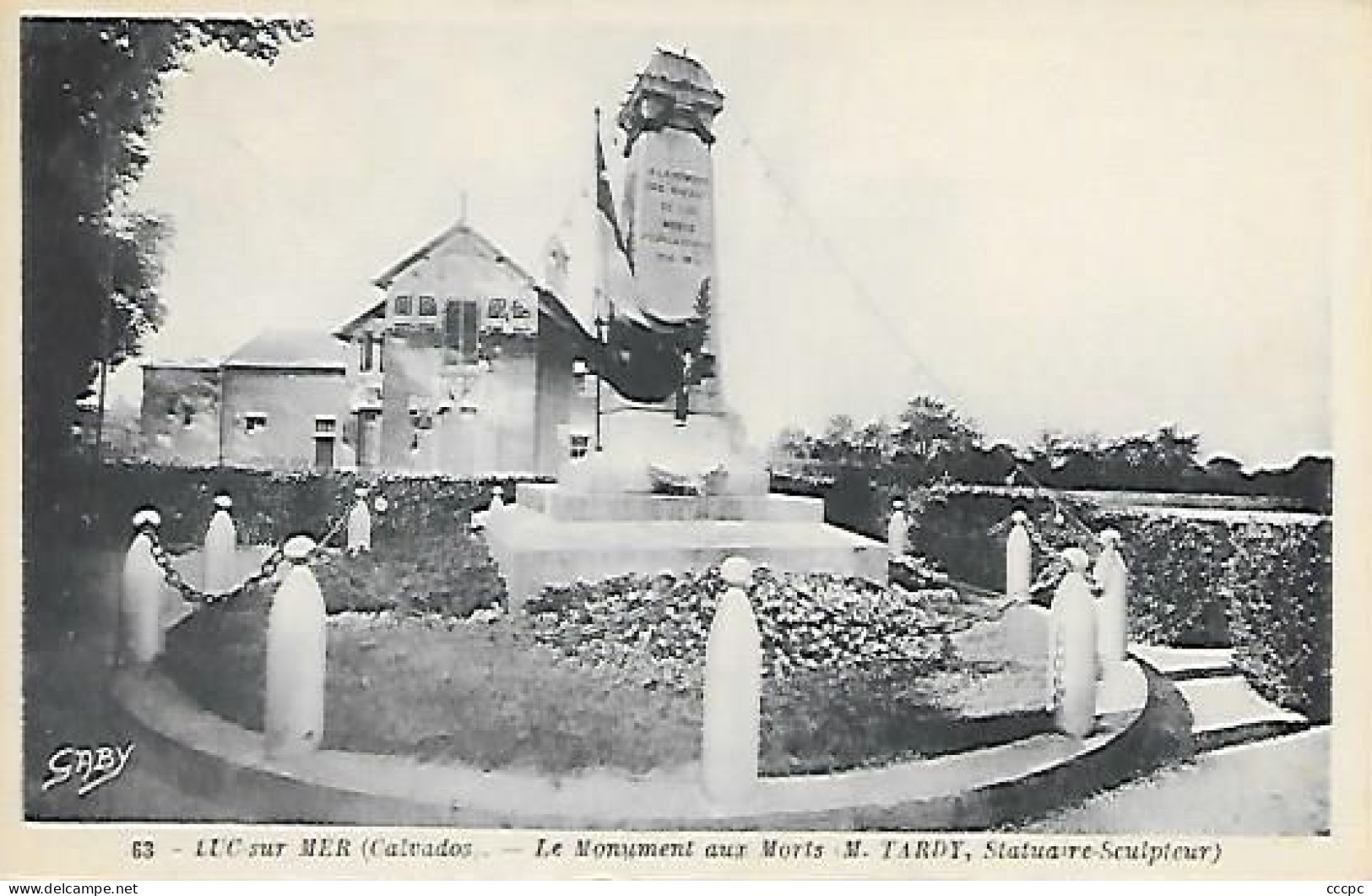 CPA Luc-sur-Mer Le Monument aux Morts