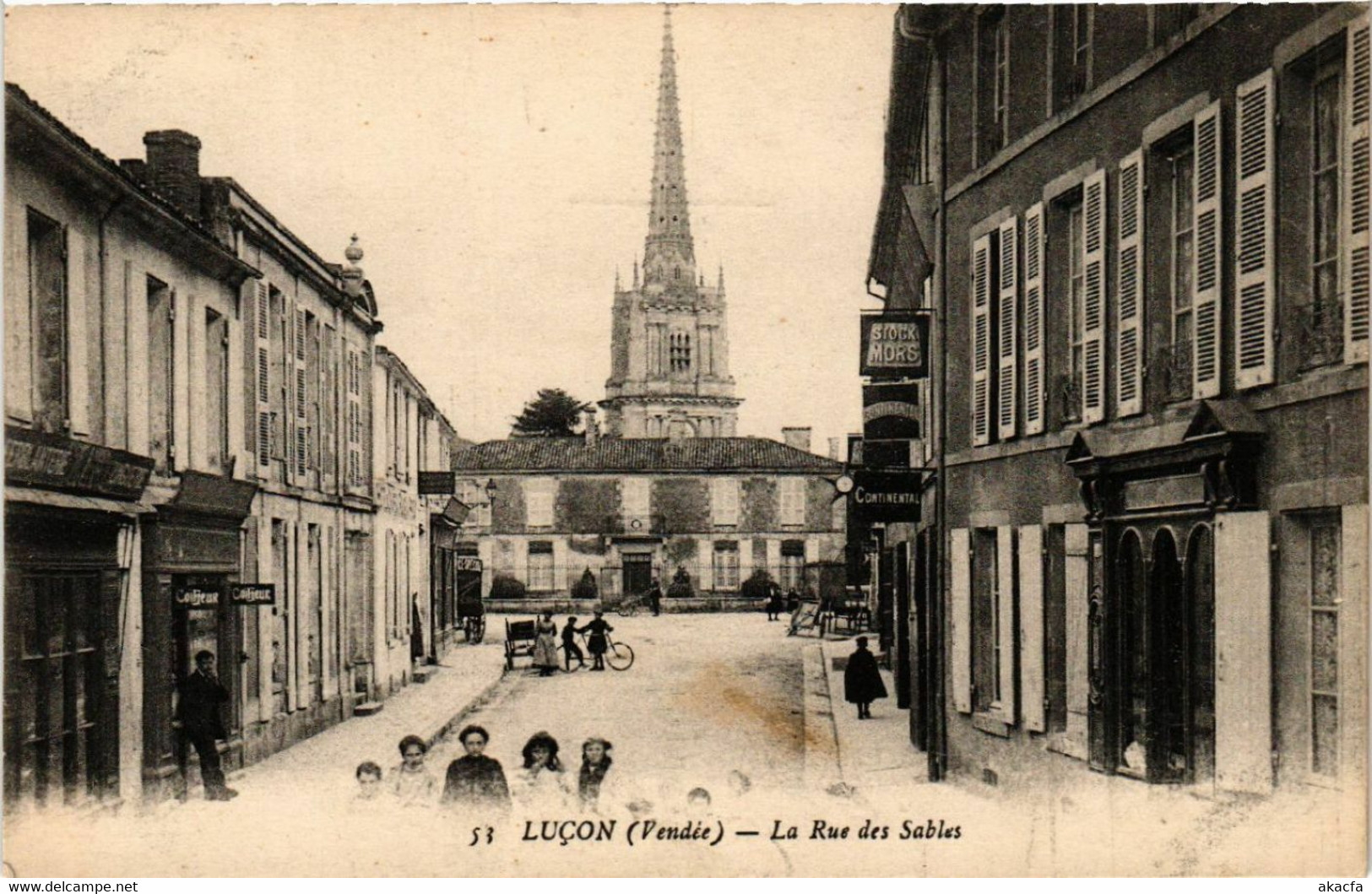 CPA LUCON La Rue des SABLES (393992)