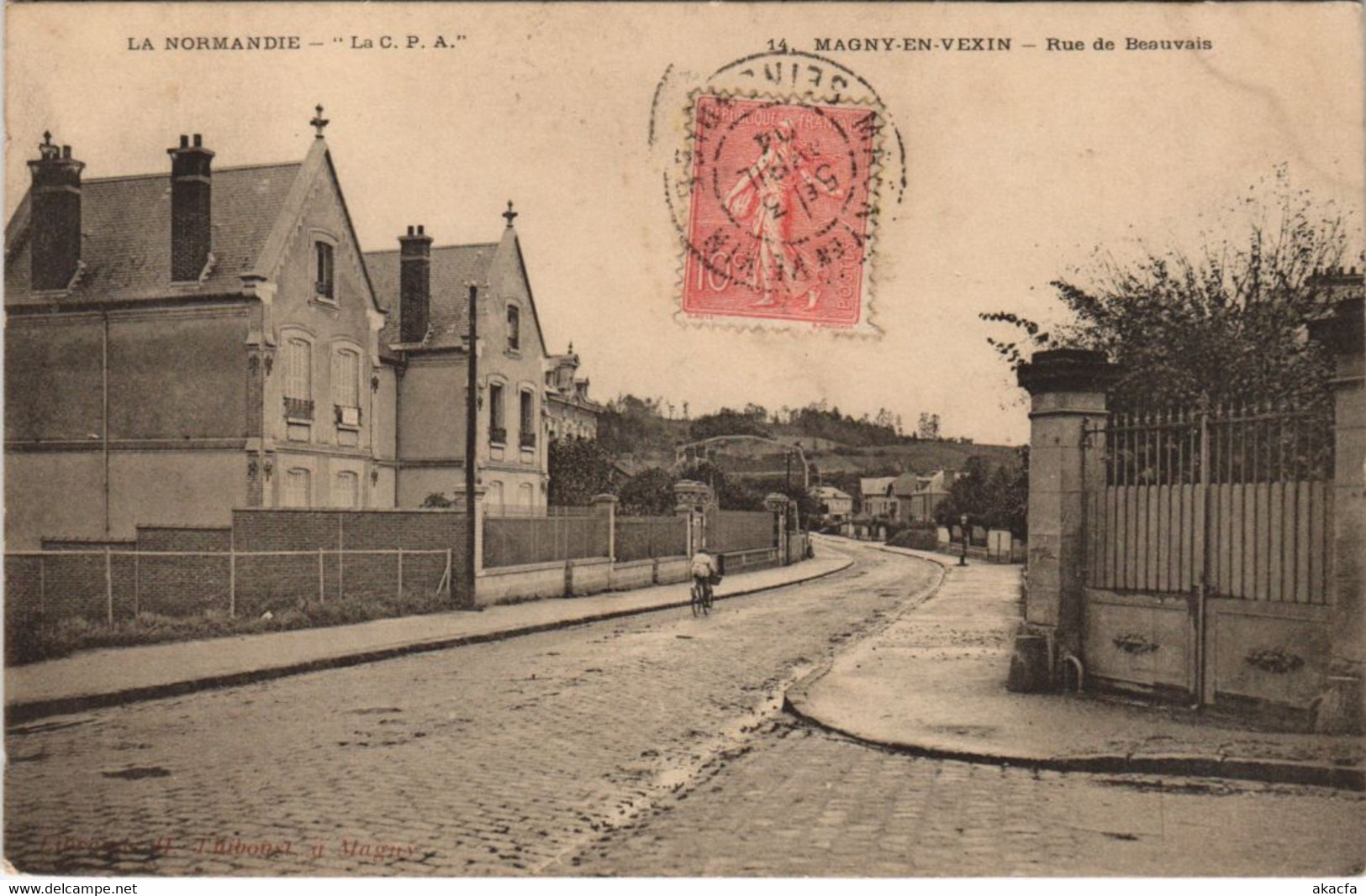 CPA MAGNY-en-VEXIN Rue de Beauvais (806952)