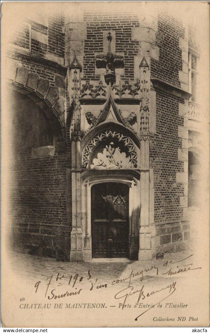 CPA MAINTENON Chateau de Maintenon - Porte d'Entree de l'Escalier (1201388)