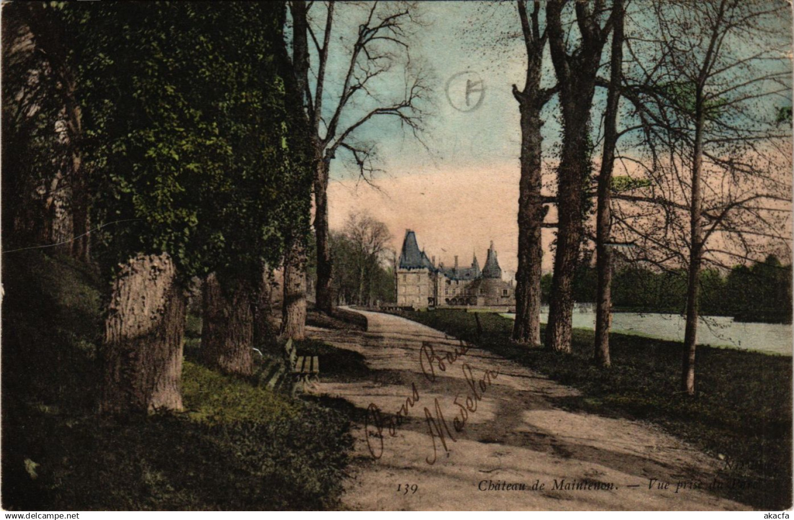 CPA MAINTENON - Chateau de MAINTENON - Vue prise du Parc (385457)