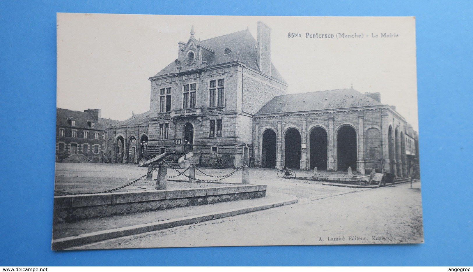 CPA  Manche - Pontorson - La Mairie