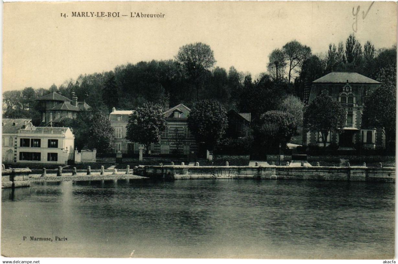 CPA MARLY-le-ROI L'Abreuvoir (617921)