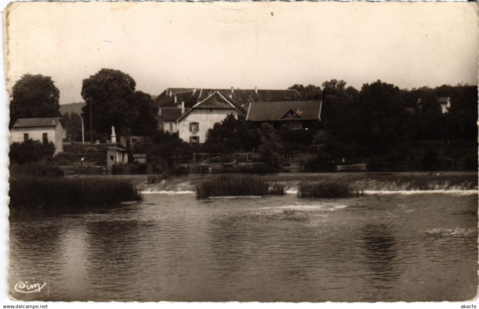 CPA Marnay Le Barrage et le Monument (1273850)