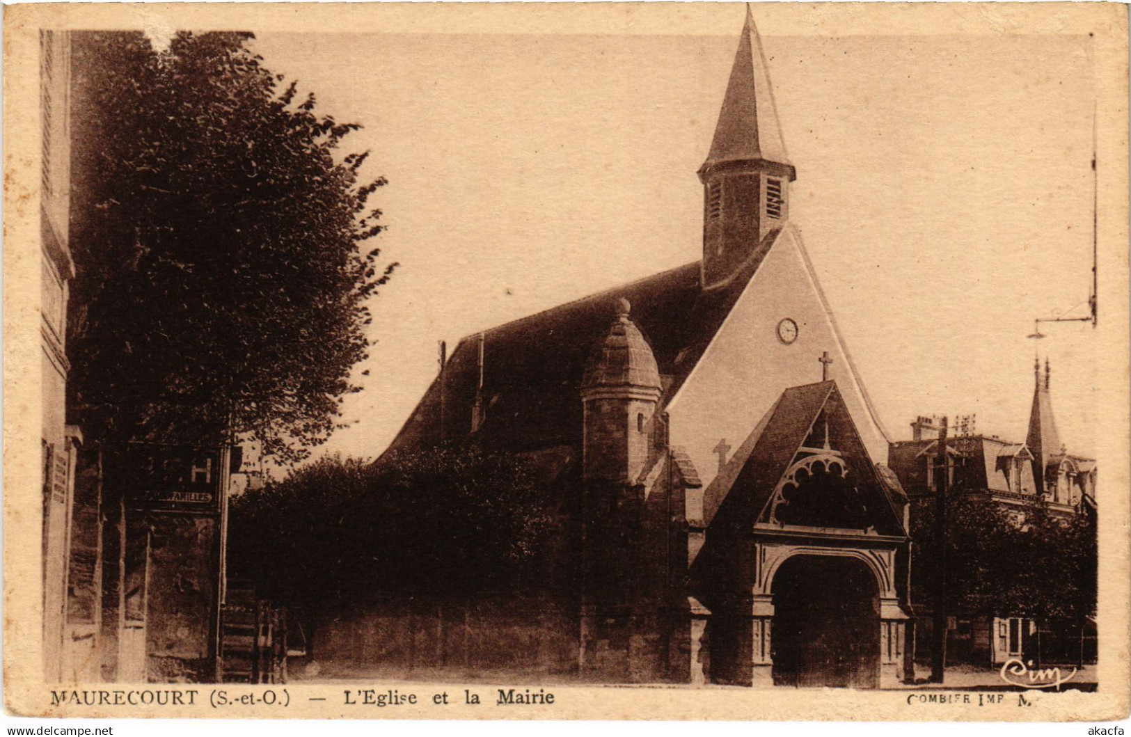 CPA Maurecourt Eglise et la Mairie (1449624)