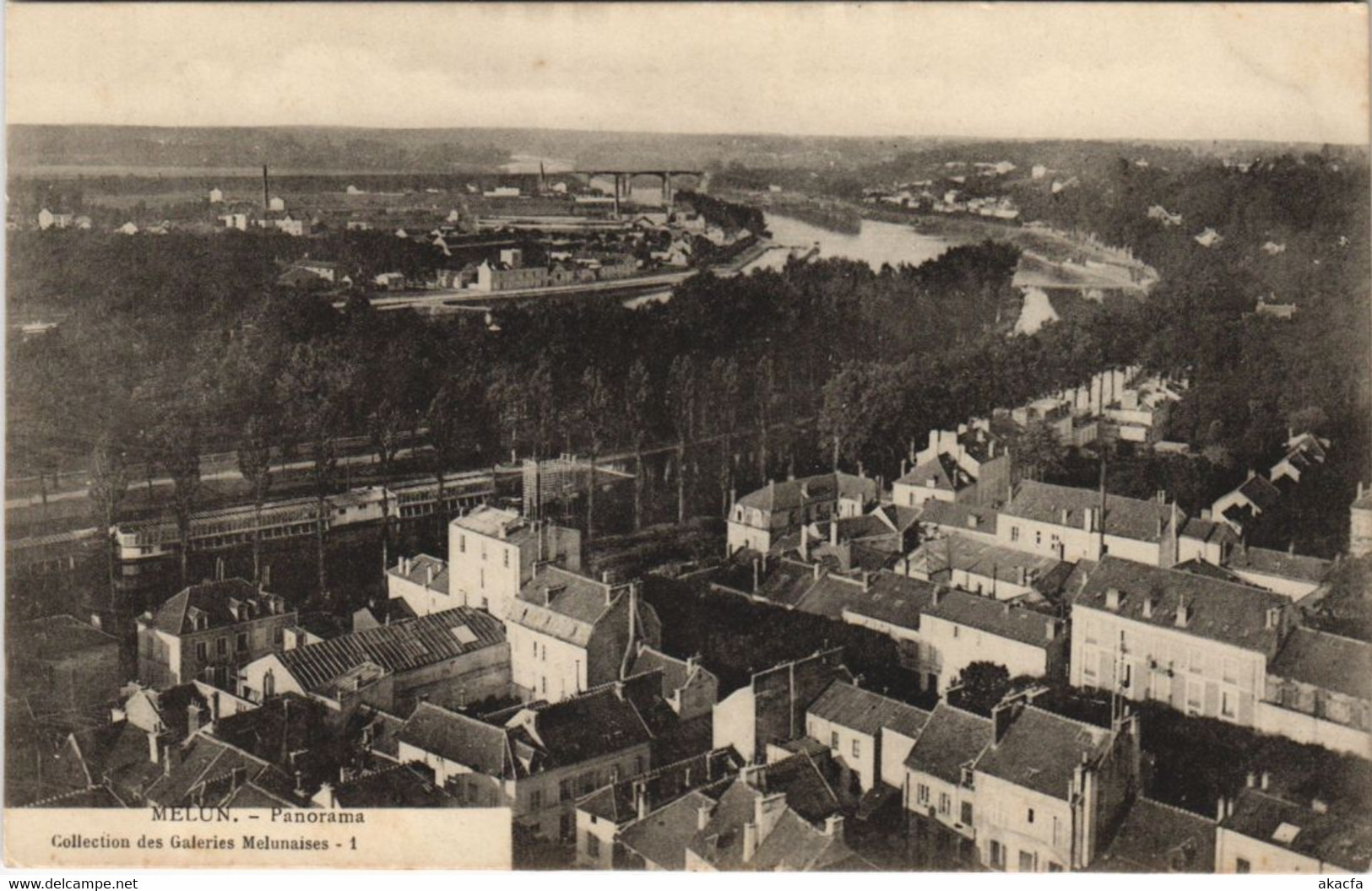 CPA MELUN Panorama (806276)