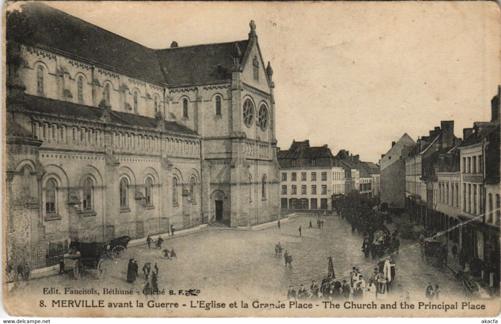 CPA MERVILLE - L'Église et la Grande Place (136037)